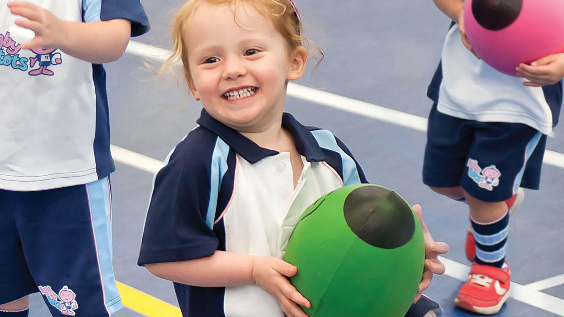 Toddlers in a Rugbytots class.